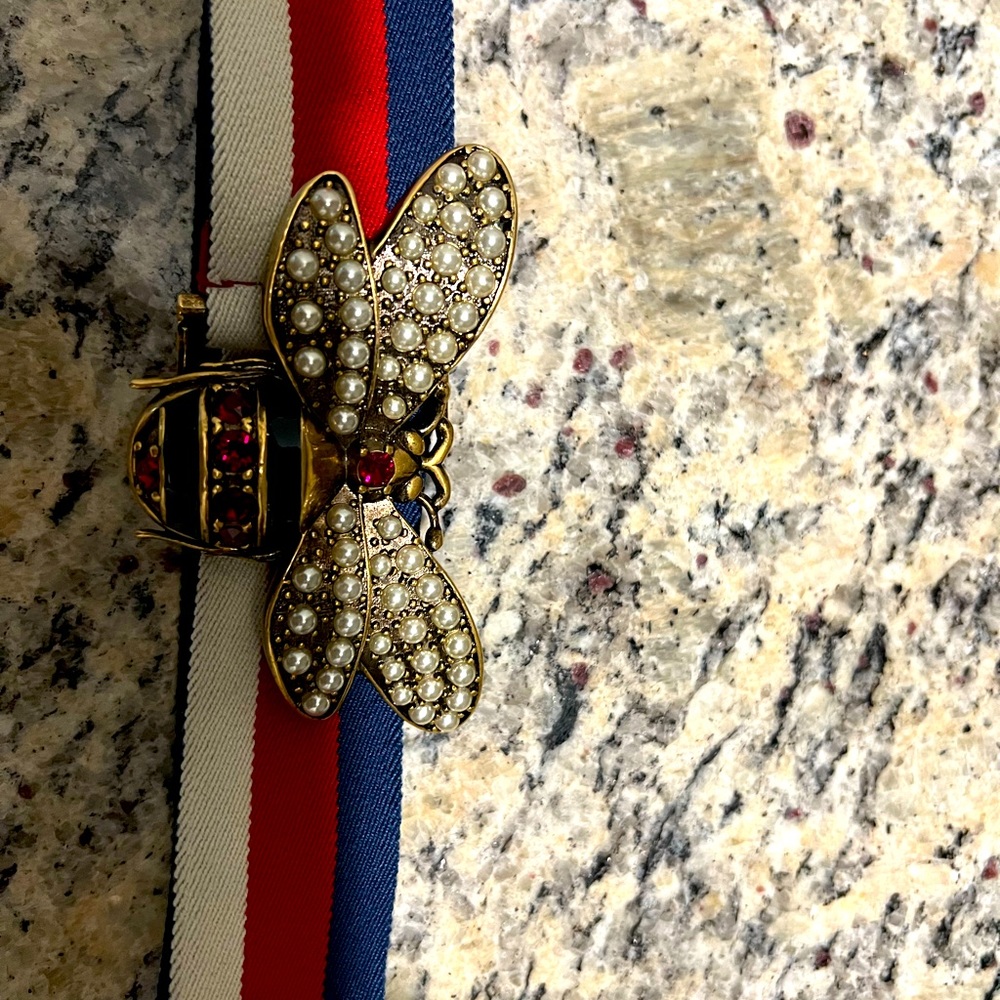 Gucci bumble bee belt